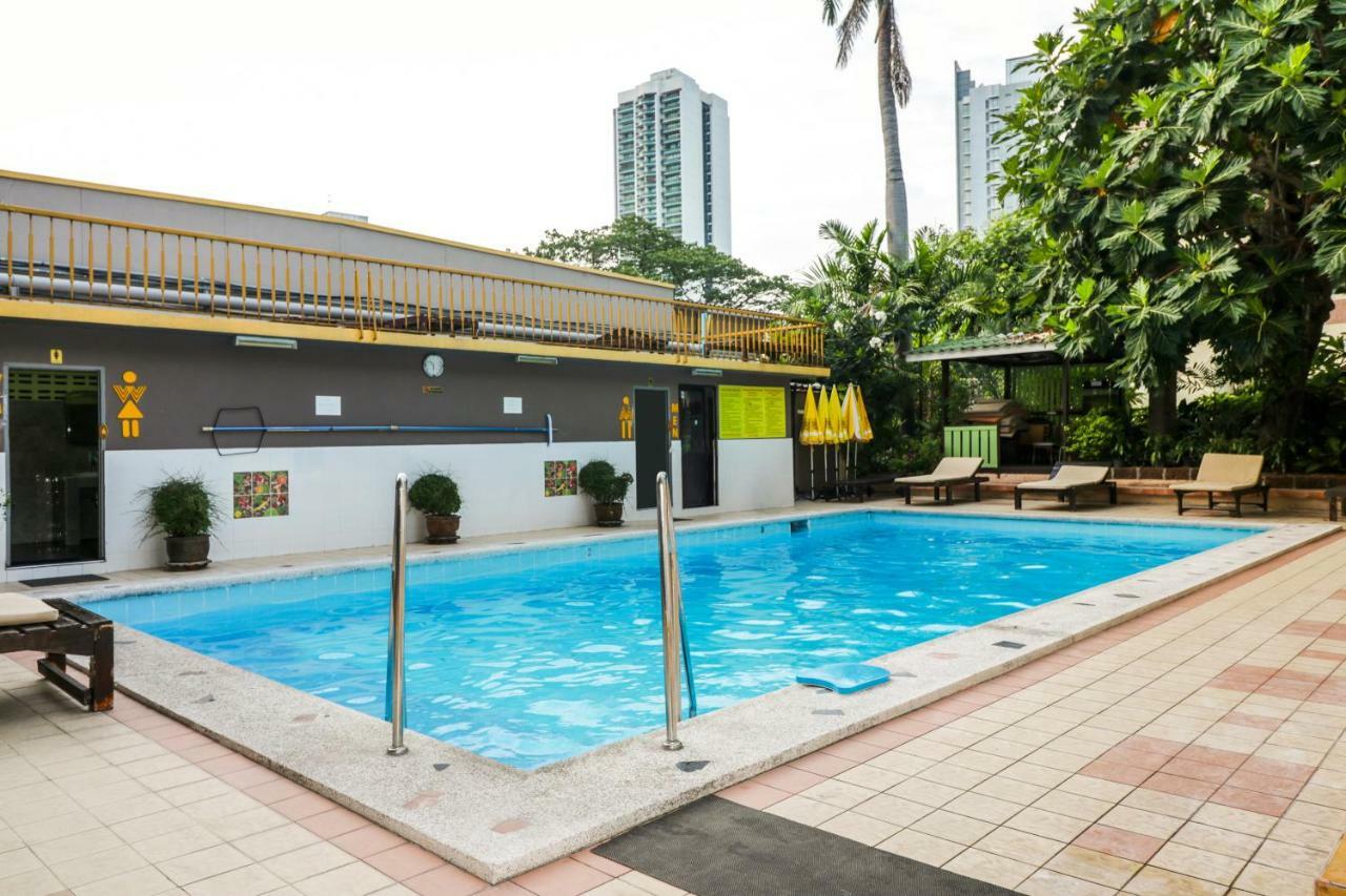 Malaysia Hotel Бангкок Екстер'єр фото